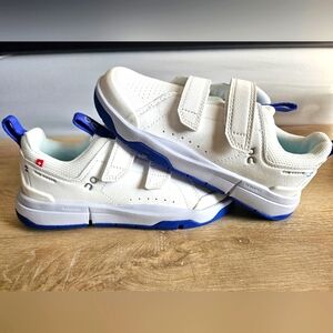 On cloud The Rodger Kid shoes